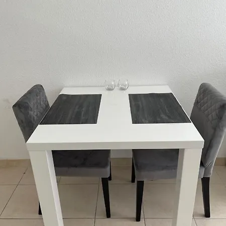 Les Bastides De Gauguin דירה סאן-לורן-דו-ואר